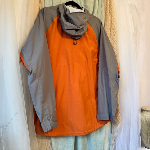 L.L. Bean Men’s Gray/Orange jacket (Size M) Waterproof, Windproof! - Picture 6 of 12